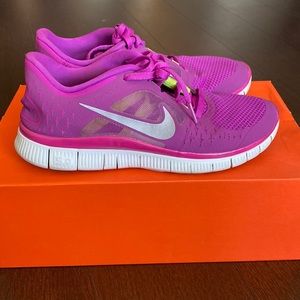 Nike Size 8 Free Run Shoes